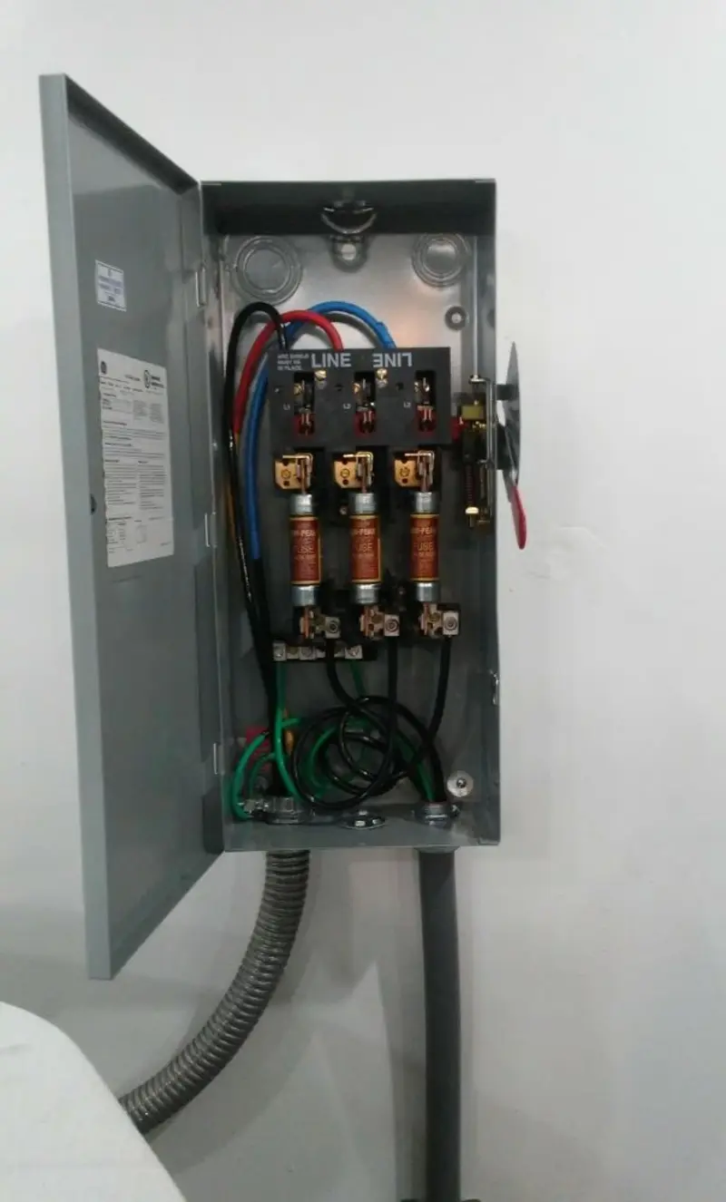 Three-phase disconnect switch installed for Smoke Detector Installation in Glenn Dale